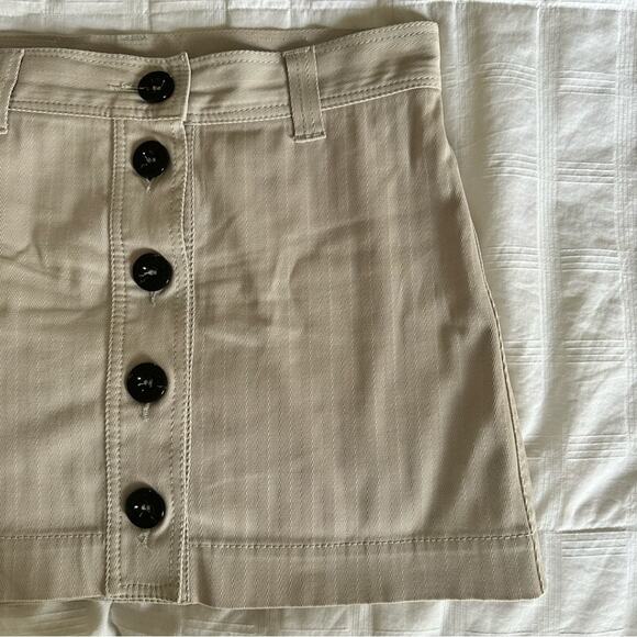 Burberry cream color mini skirt button down size 6 - Picture 5 of 12